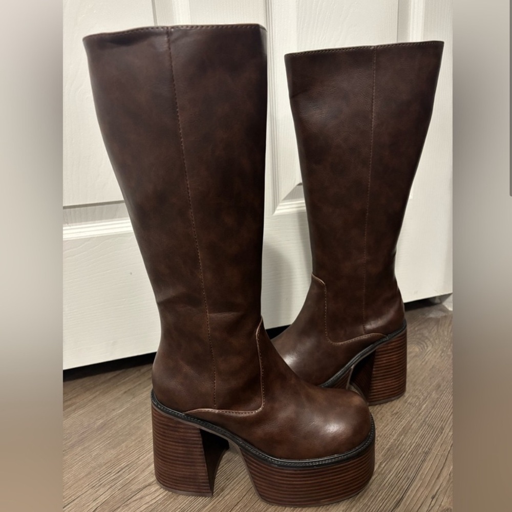 Dolls Kill x Delias Vintage Soul Brown Platform Boots